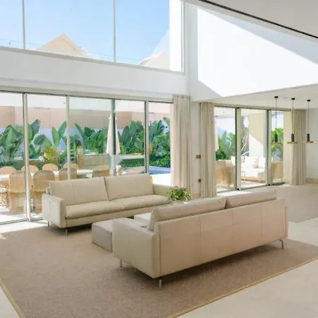 Semesterbostad Maldonado - Luxury With Pool In Town Centre - Lual