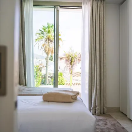 Maldonado - Luxury With Pool In Town Centre - Lual Vakantiehuis *