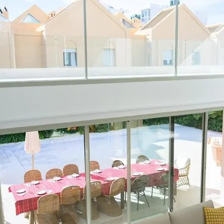 Maldonado - Luxury With Pool In Town Centre - Lual Vakantiehuis *