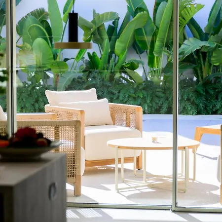 Maldonado - Luxury With Pool In Town Centre - Lual Vakantiehuis *